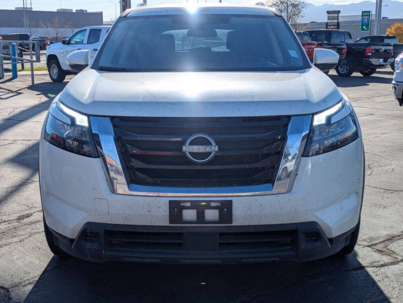 2023 Nissan Pathfinder SV