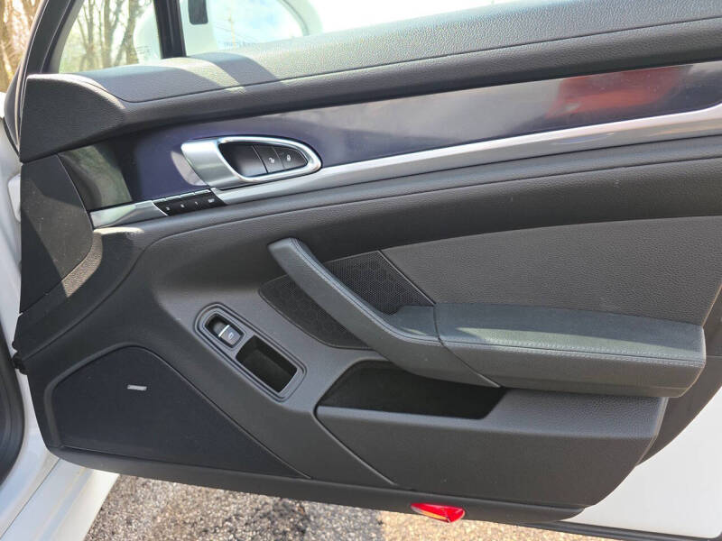2013 Porsche Panamera 4
