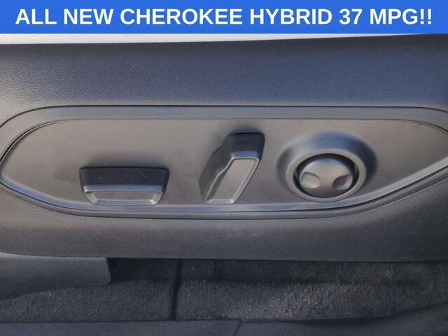 2026 Jeep Cherokee Laredo