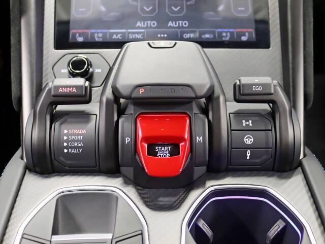 2023 Lamborghini Urus Performante