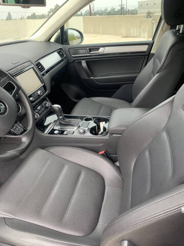 2016 Volkswagen Touareg VR6 Sport