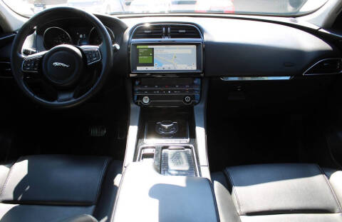 2019 Jaguar F-PACE 25t Premium