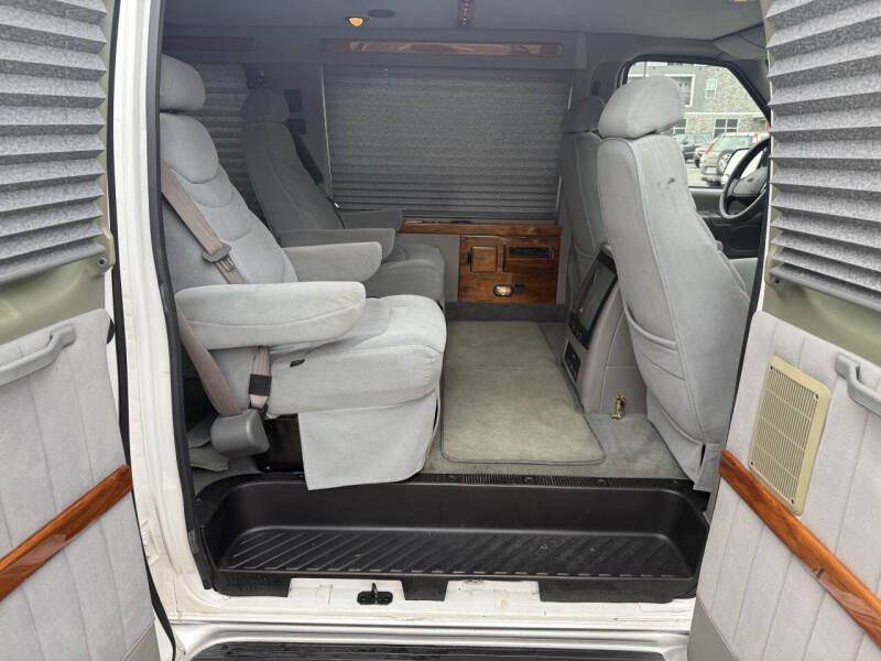 2000 Ford E-Series E-150