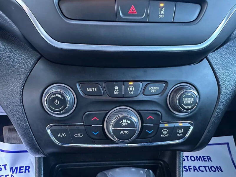 2022 Jeep Cherokee Latitude Lux