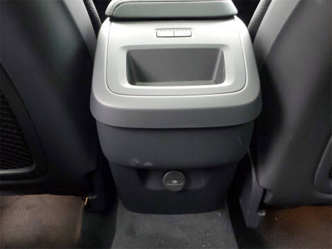 2025 Volvo XC60 B5 Plus Dark Theme