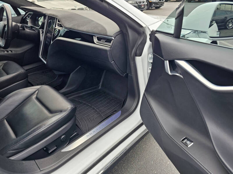 2015 Tesla Model S 70D