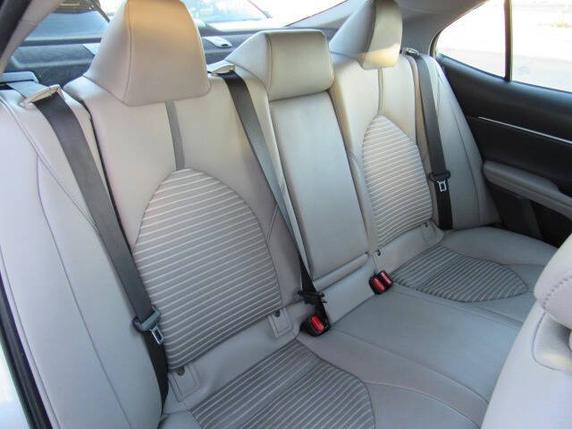 2019 Toyota Camry SE
