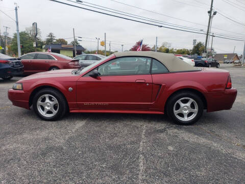 2004 Ford Mustang Deluxe