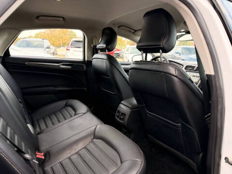 2017 Ford Fusion Hybrid SE