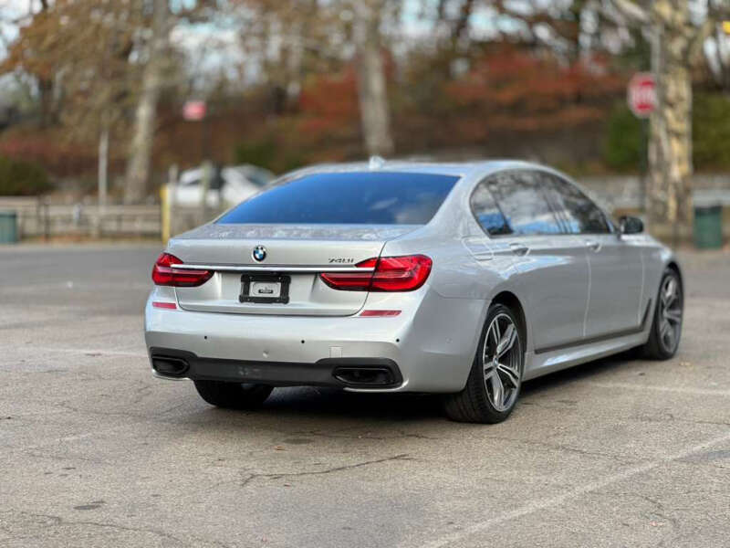 2019 BMW 7 Series 740i