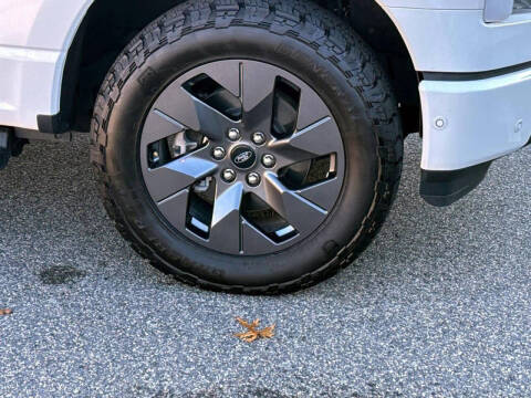 2022 Ford F-150 Lightning Lariat