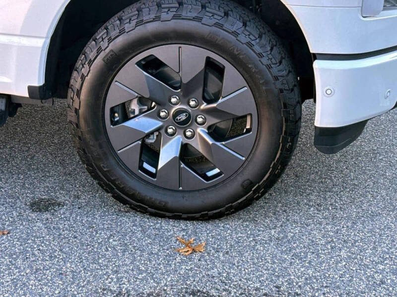 2022 Ford F-150 Lightning Lariat