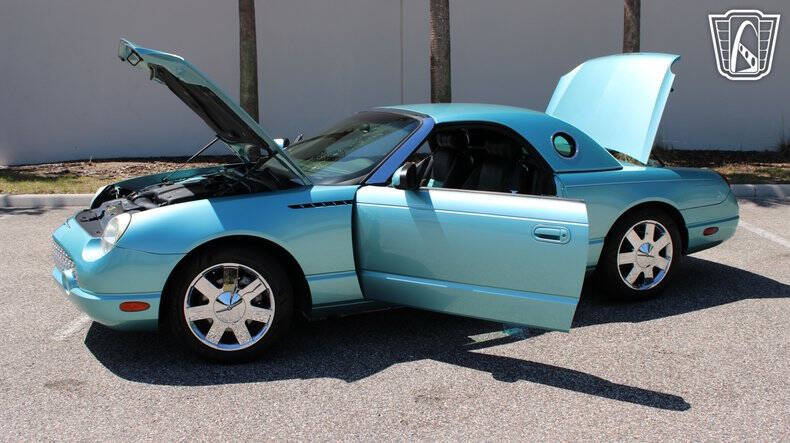2002 Ford Thunderbird Deluxe