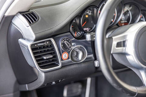 2016 Porsche Panamera 4 Edition