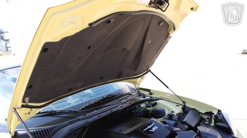2005 Ford Thunderbird