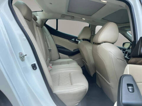 2016 Nissan Maxima Platinum