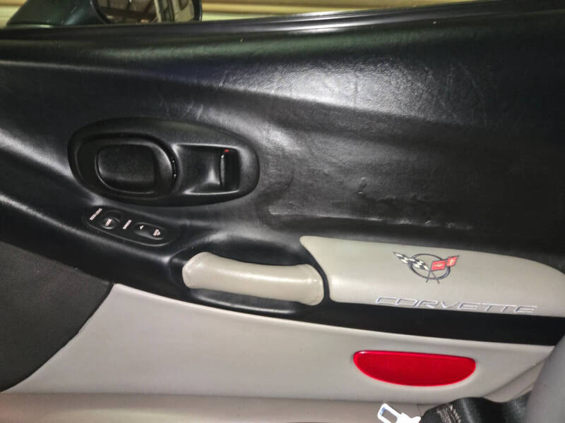 2004 Chevrolet Corvette
