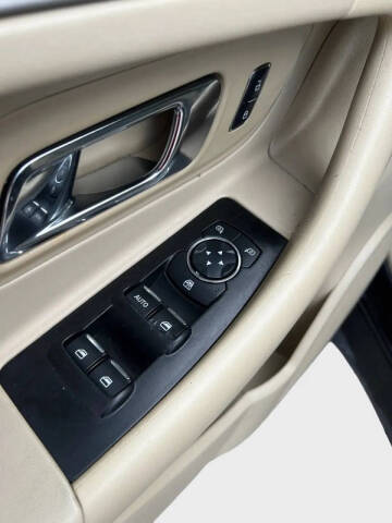 2016 Ford Taurus SE