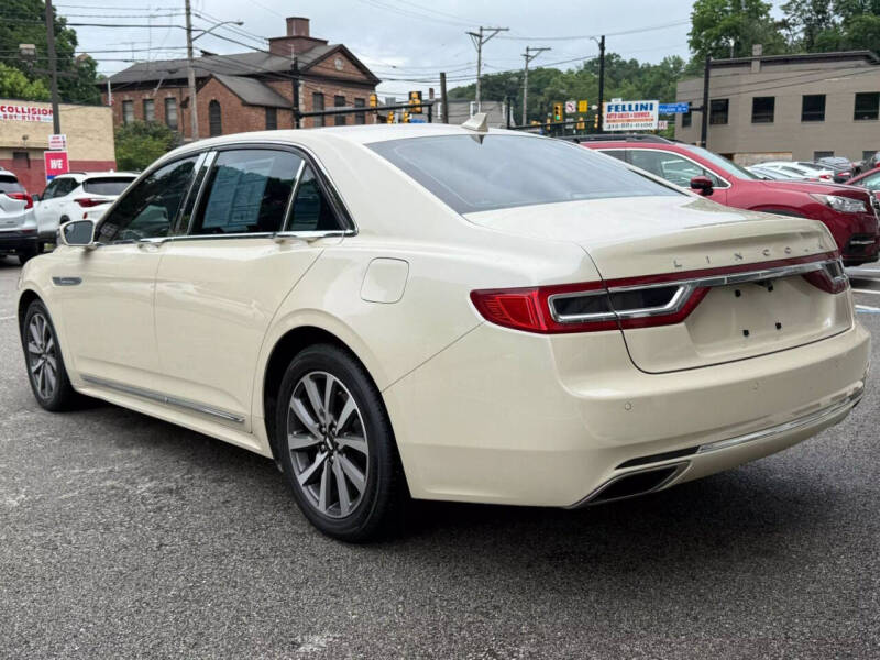 2018 Lincoln Continental Premiere