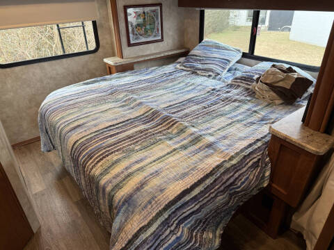 2019 Winnebago Vista 27PE