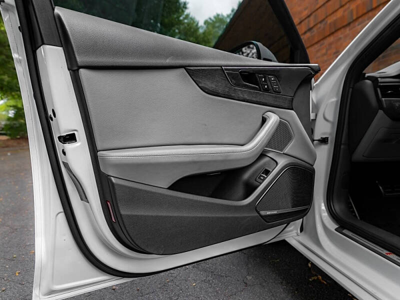 2018 Audi A4 2.0T quattro Prestige