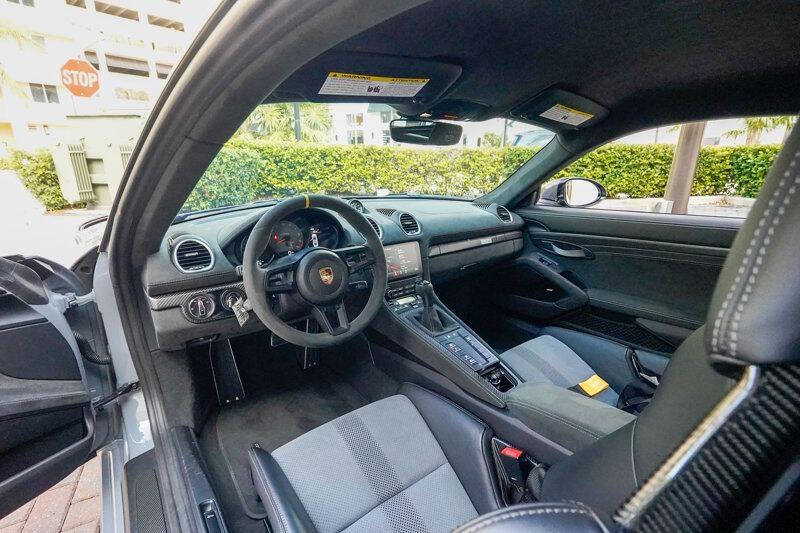 2024 Porsche 718 Cayman GT4 RS