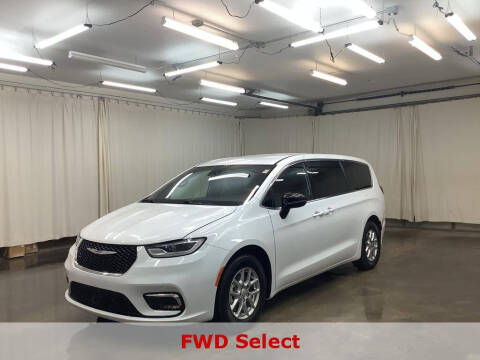 2025 Chrysler Pacifica Select