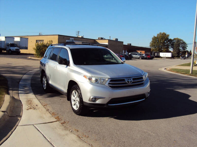 2013 Toyota Highlander Base photo 2