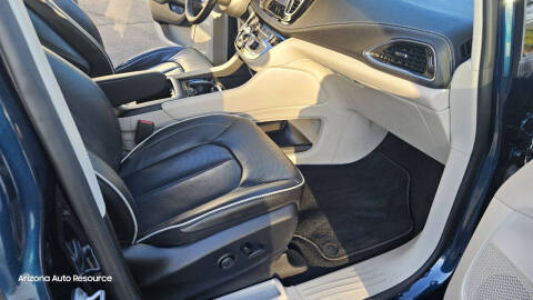 2023 Chrysler Pacifica Plug-In Hybrid Limited