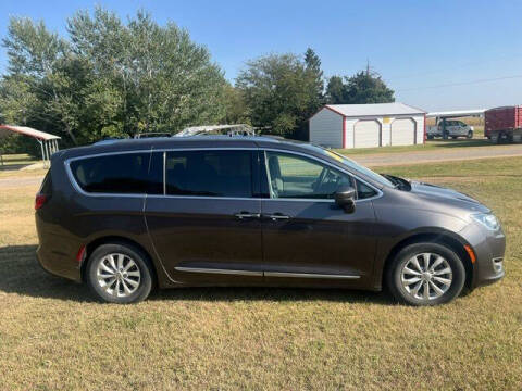 2018 Chrysler Pacifica for sale at Wheels Unlimited in Smith Center KS