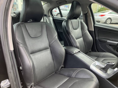 2017 Volvo S60 T5 Dynamic