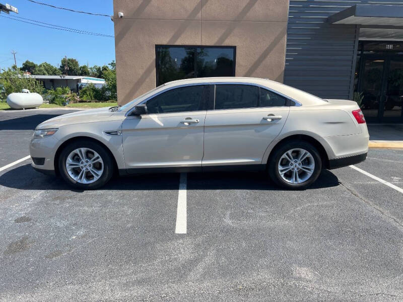 2018 Ford Taurus SE