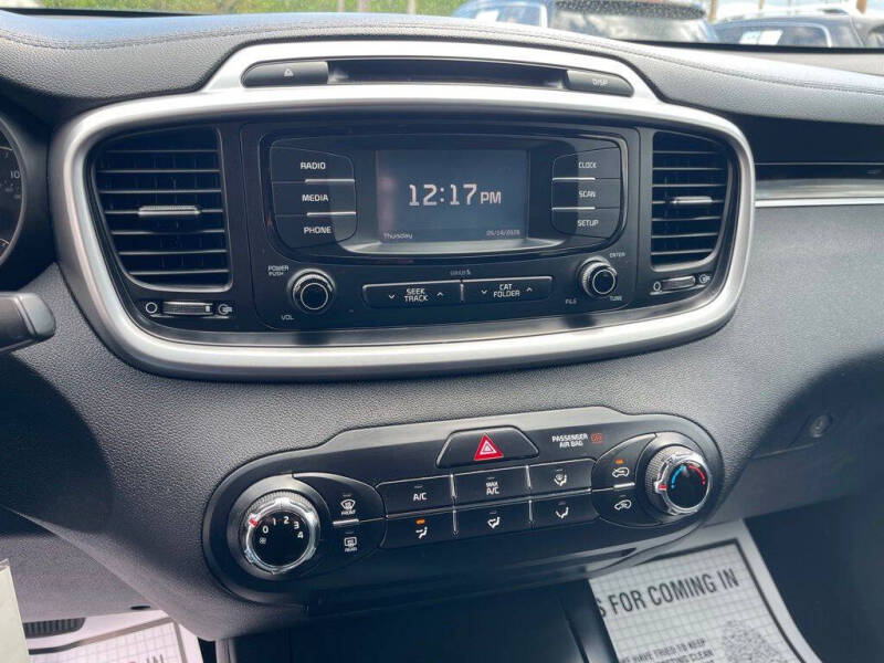 2017 Kia Sorento LX