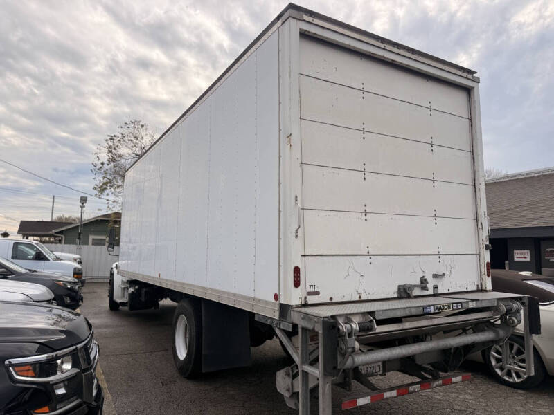 2022 Freightliner M2 106
