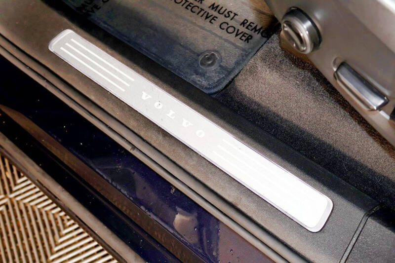 2017 Volvo XC90 T6 Momentum