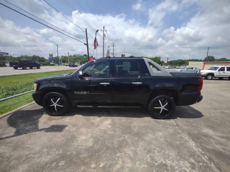 2011 Chevrolet Avalanche for sale at BIG 7 USED CARS INC in League City TX