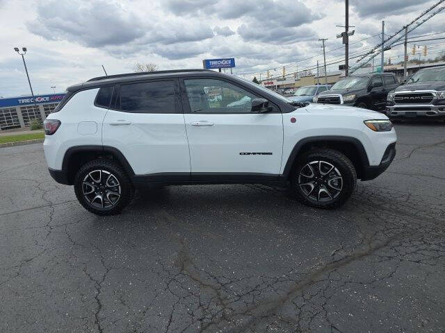 2025 Jeep Compass Trailhawk