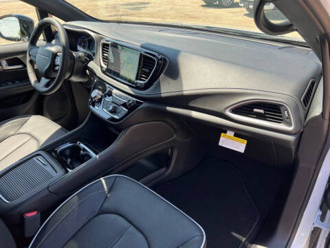 2027 Chrysler Pacifica Limited