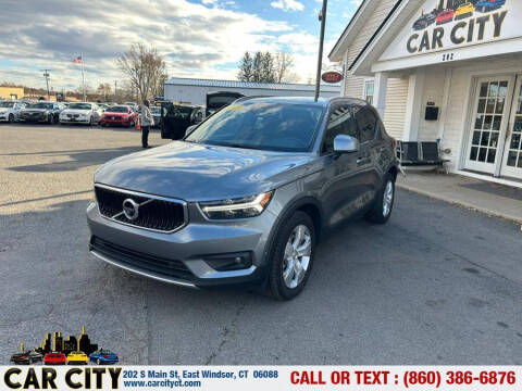 2019 Volvo XC40 T5 Momentum