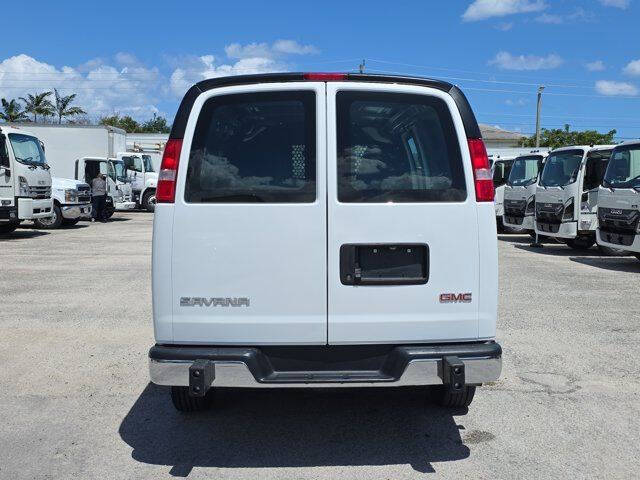 2024 GMC Savana 2500