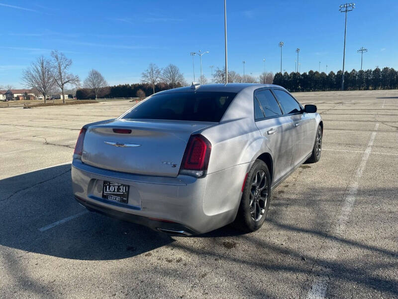 2018 Chrysler 300 S