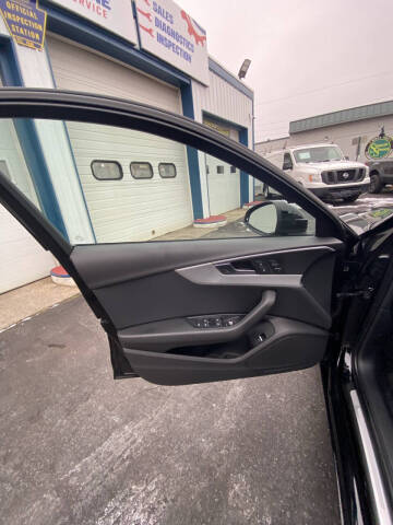 2017 Audi A4 2.0T quattro Premium