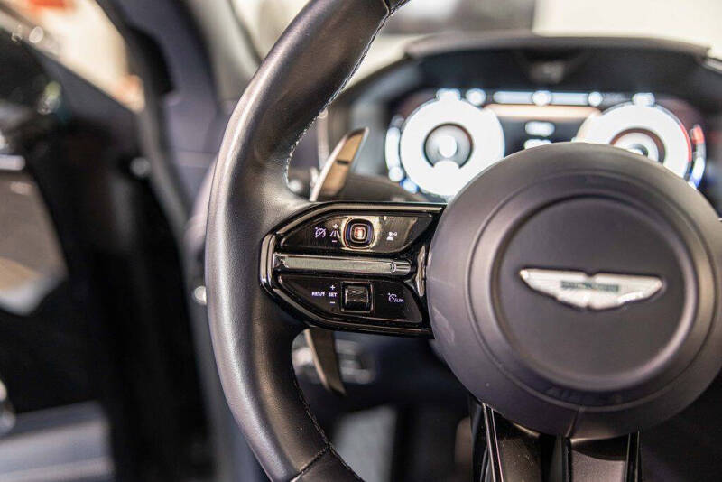 2025 Aston Martin DBX 707