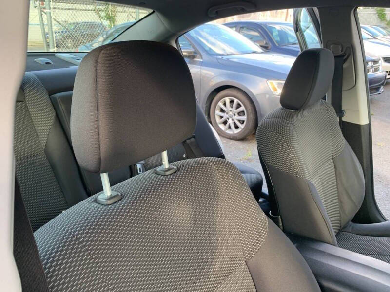 2012 Mitsubishi Galant ES