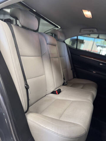 2013 Lexus ES 300h