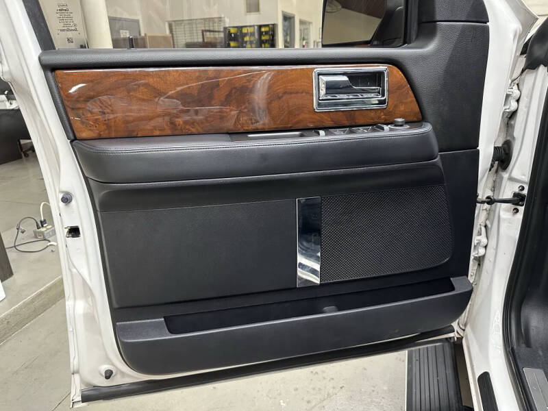 2017 Lincoln Navigator Select