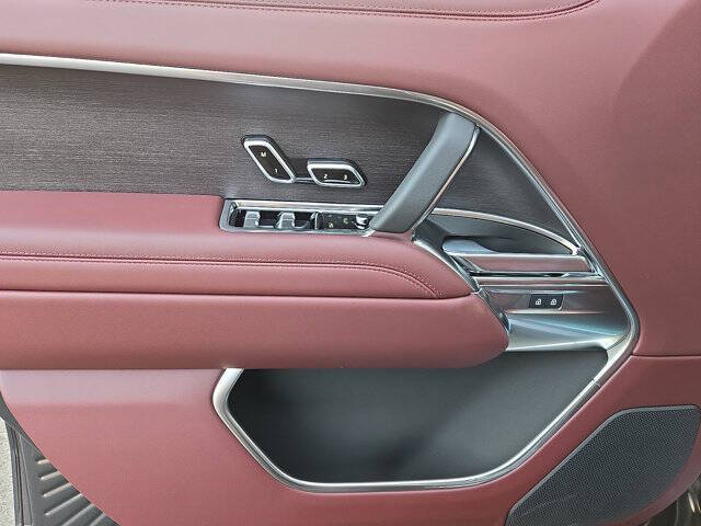 2025 Land Rover Range Rover P530 SE