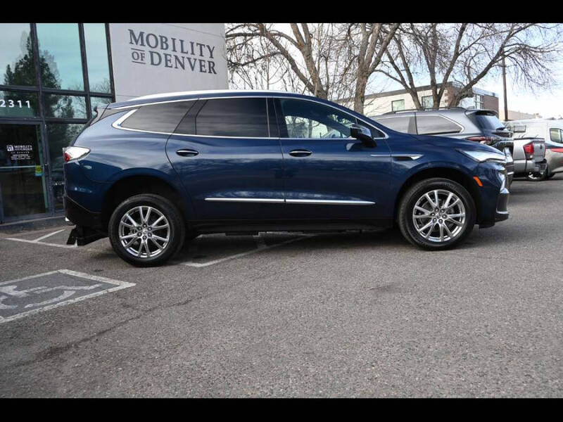 2023 Buick Enclave Essence