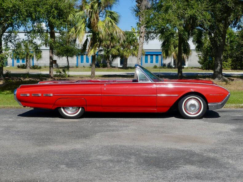 1962 Ford Thunderbird