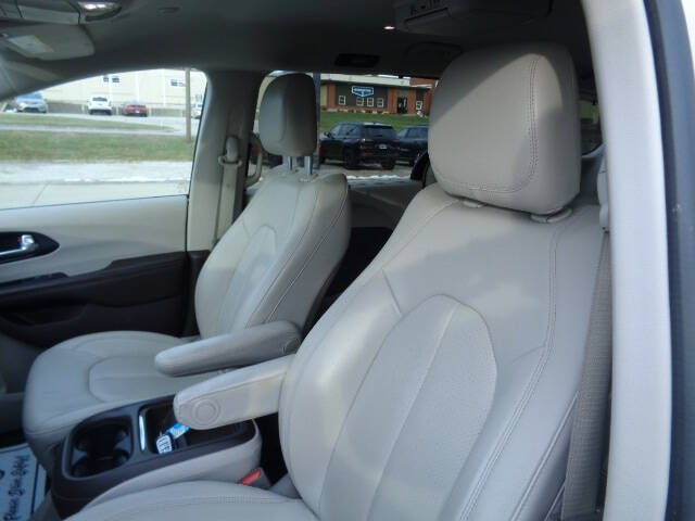 2020 Chrysler Pacifica Touring L